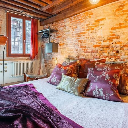 Casa Manina Sul Ponte - Your Private Canal View Venice Exterior photo