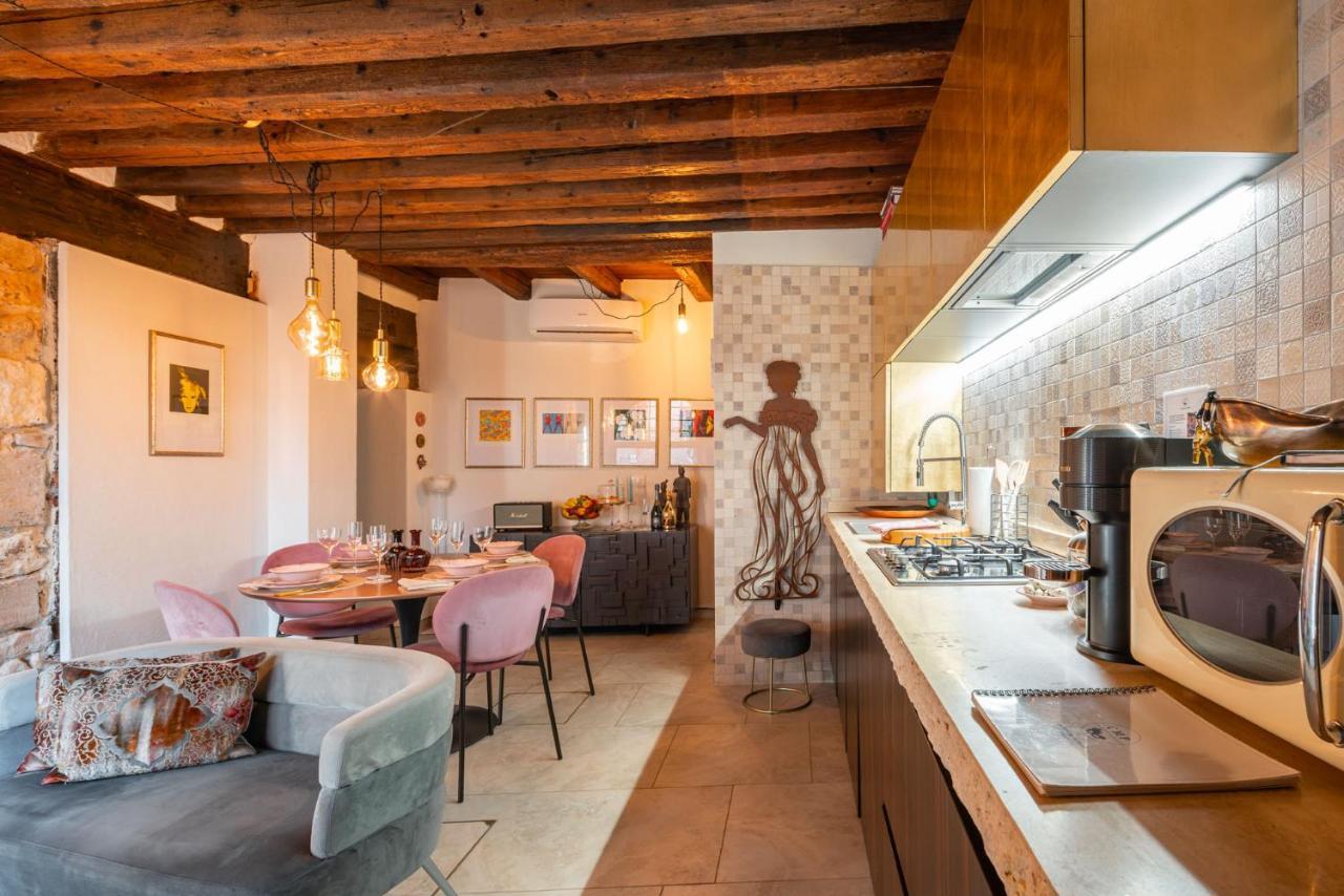 Casa Manina Sul Ponte - Your Private Canal View Venice Exterior photo