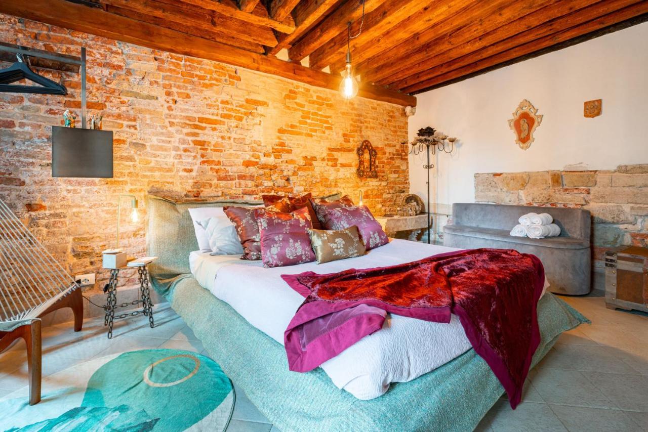 Casa Manina Sul Ponte - Your Private Canal View Venice Exterior photo