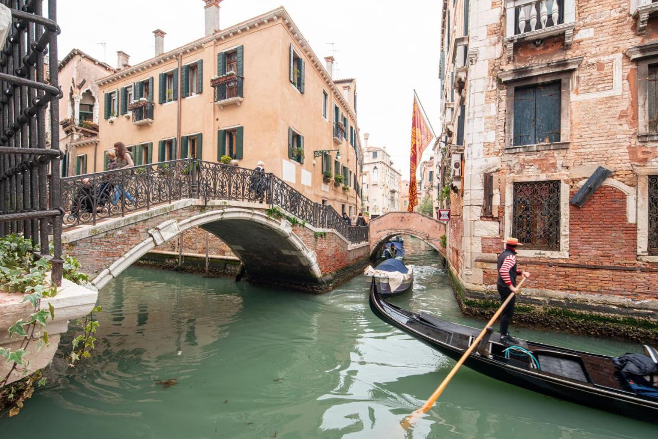Casa Manina Sul Ponte - Your Private Canal View Venice Exterior photo