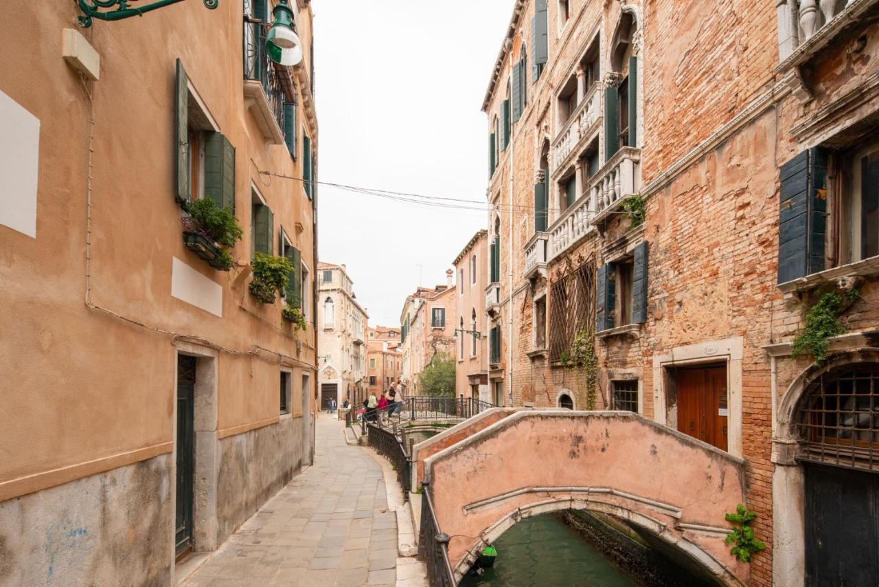 Casa Manina Sul Ponte - Your Private Canal View Venice Exterior photo